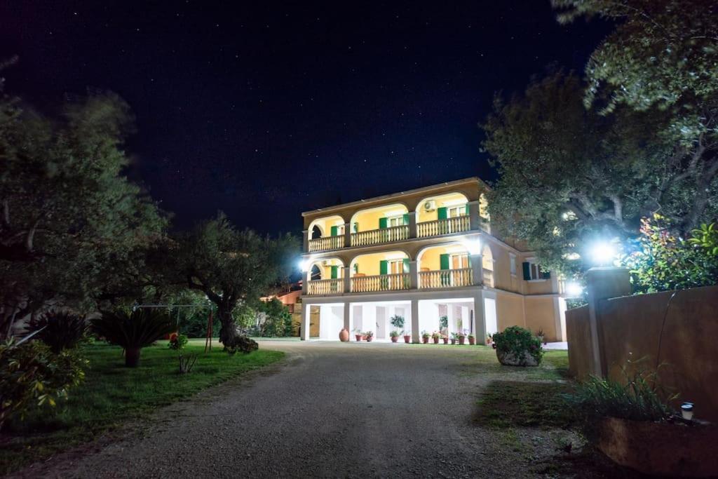 Sunny Aprt At Klelia Cottage Psarou  Exterior foto